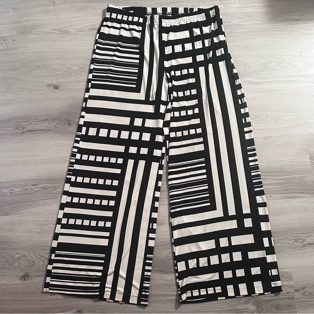 Chico's Black And White Geometric Abstract Wide Leg Pants Size 2X Plus - Picture 5 of 7